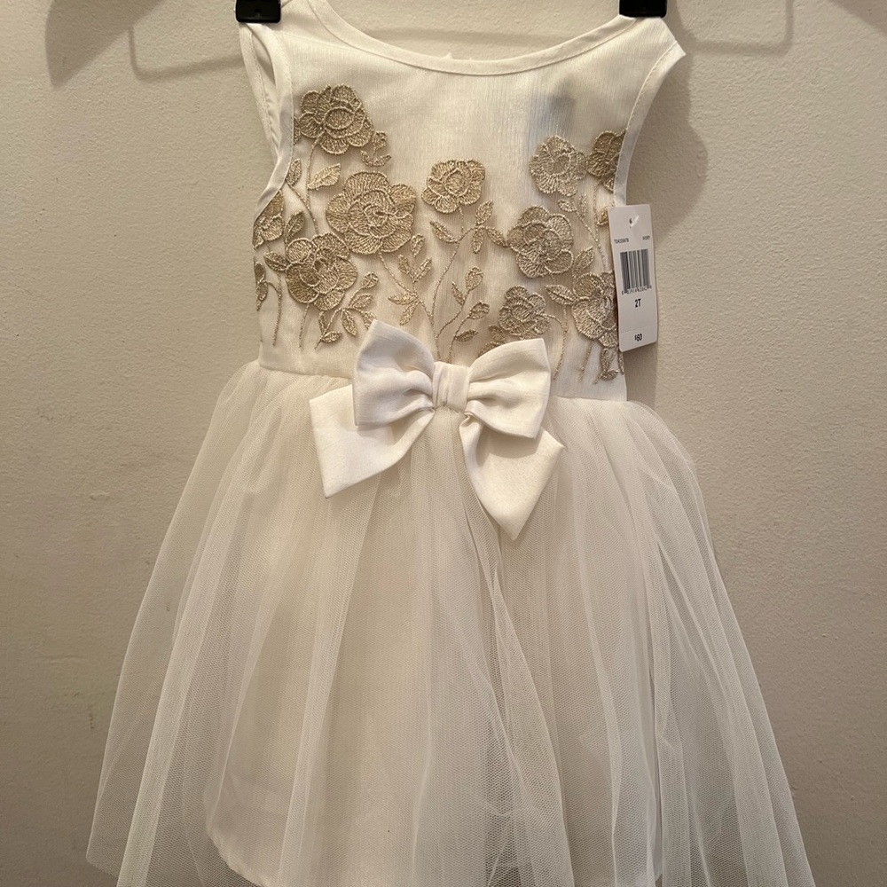 Lilt Sleeveless Embroidery Dress W/ A Dual Bow